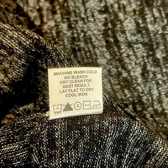 Charcoal Lightweight Turtleneck Sweater w/ Buttons Size M/L - Picture 4 of 6